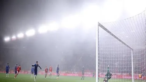 李同國41歲畫上句點，韓國足球巨星正式退役